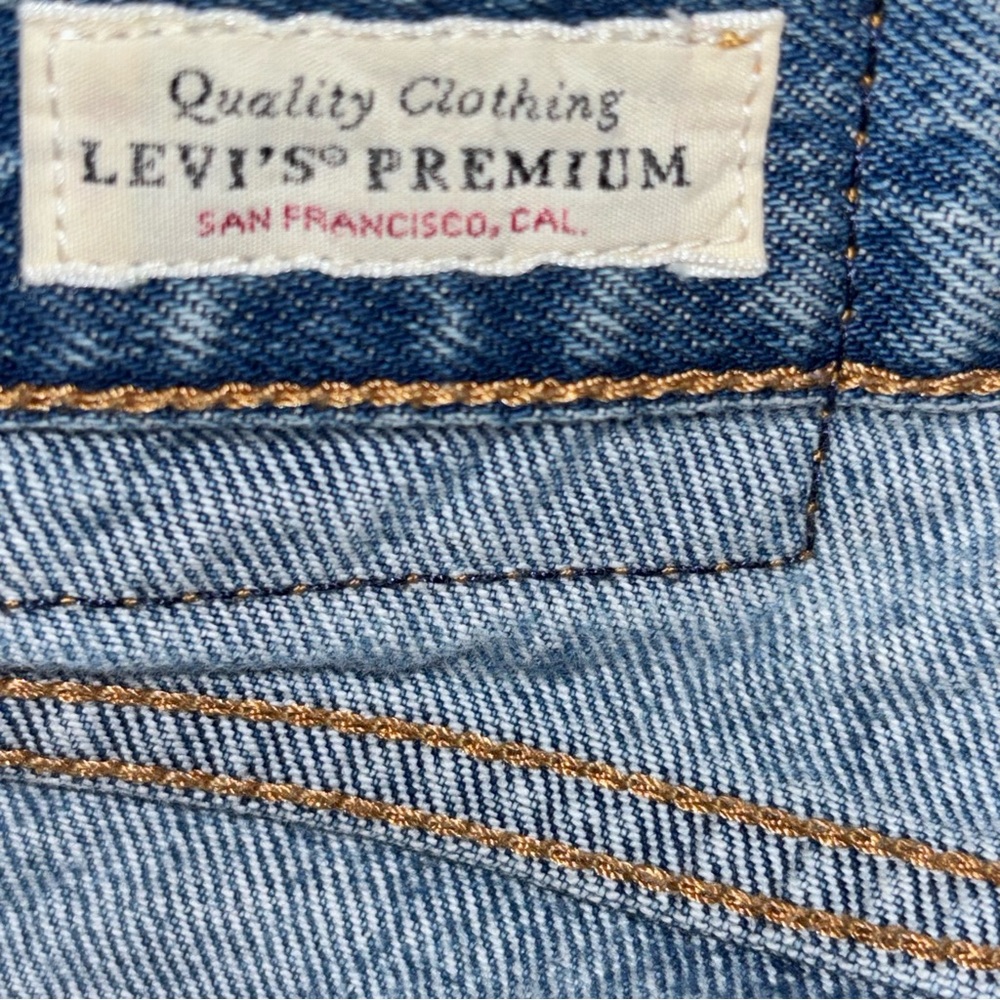 Levi’s Classic Blue Women's button fly Jeans - Picture 9 of 10